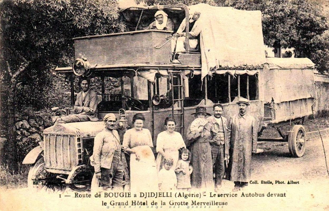 2200- Bougie a Djidjelli - Autobus devant la Grotte Merveilleuse 001.jpg